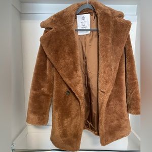 Aritzia Babaton The Teddy Coat Short